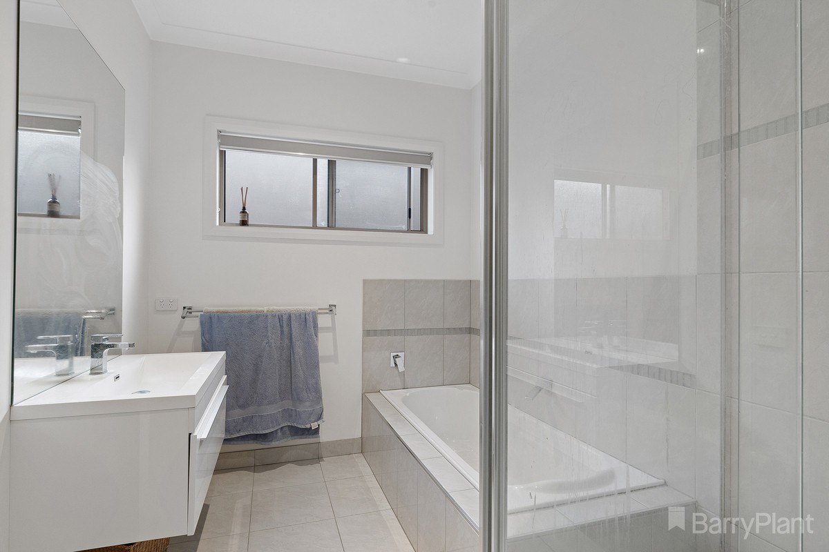 2/27 MacDougallGolden Square, VIC 3555, Golden Square - Thumbnail 4