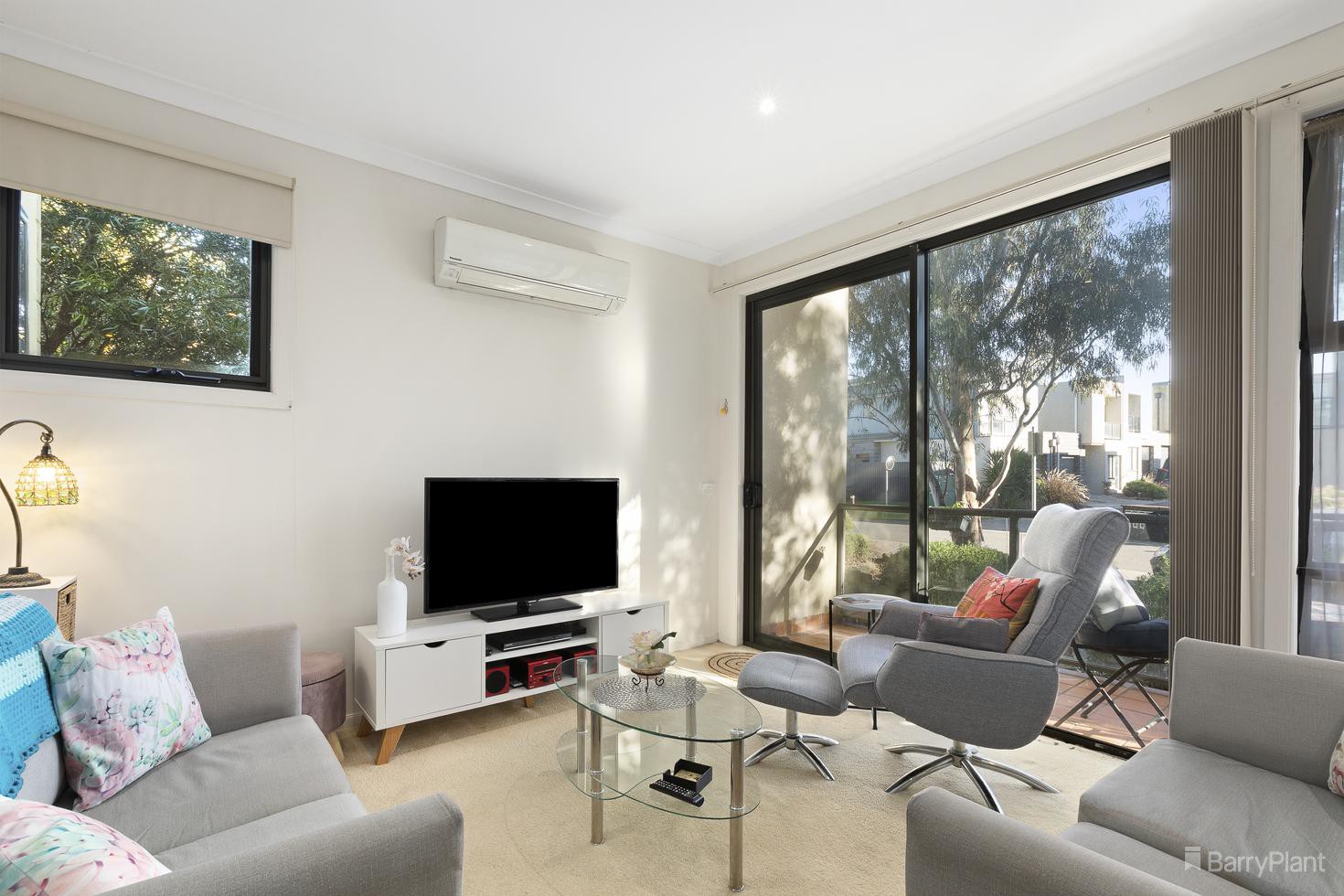 1/39 Diamond Boulevard, Greensborough, VIC 3088, Greensborough - Thumbnail 2