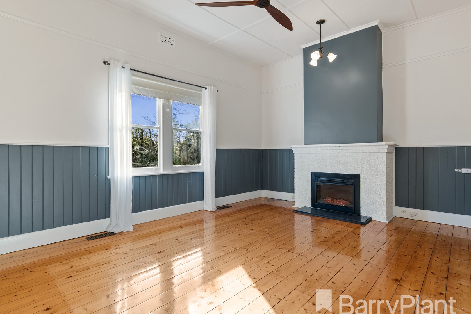 423 Doveton Street North, Soldiers Hill, VIC 3350 - Thumbnail 2 - 02/07/2021