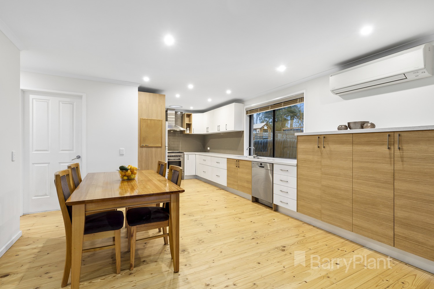 75 Pinehills DriveGreensborough, VIC 3088, Greensborough - Thumbnail 4