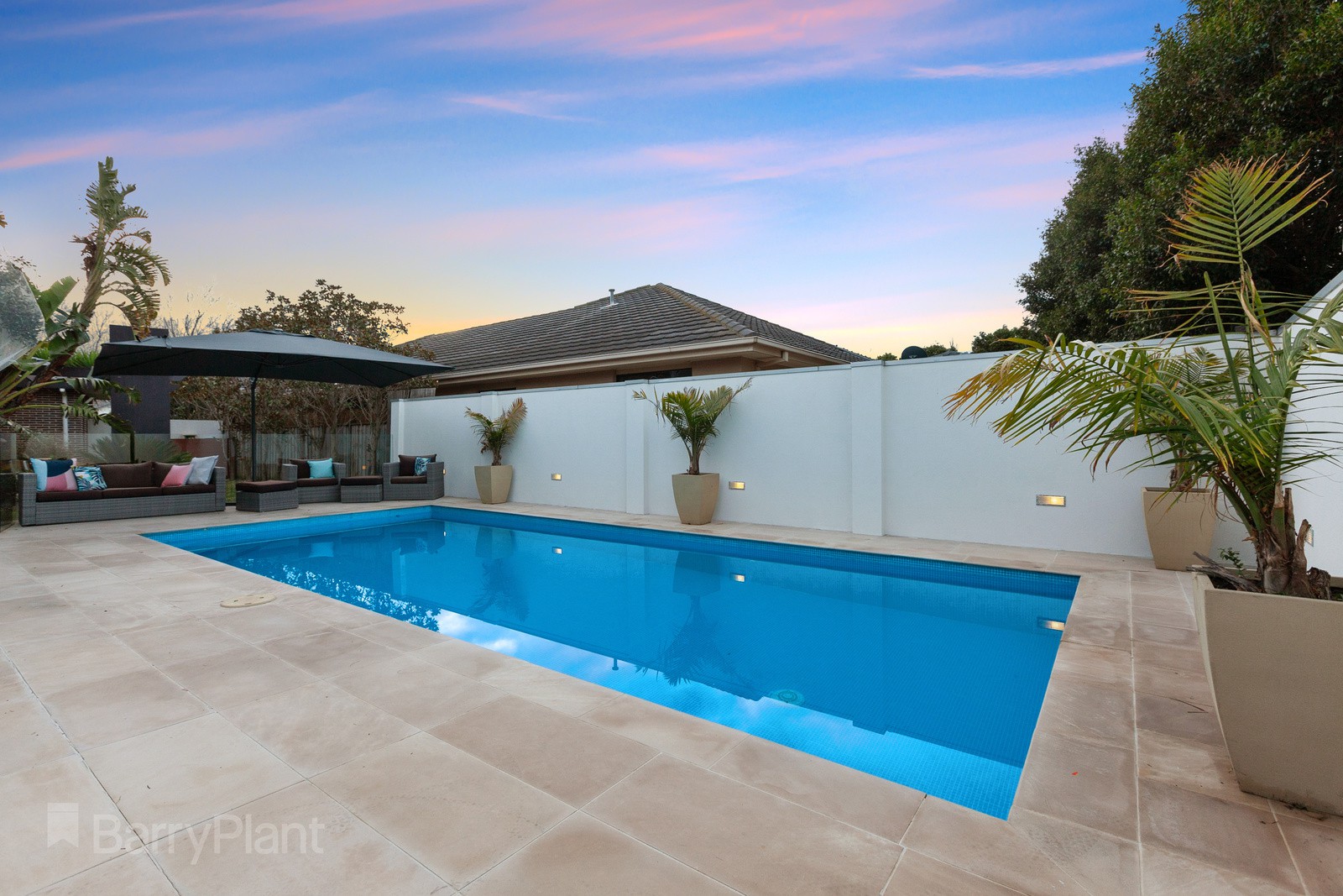 27 Vaucluse Boulevard, Sanctuary Lakes, VIC 3030 - Thumbnail 2 - 07/07/2021