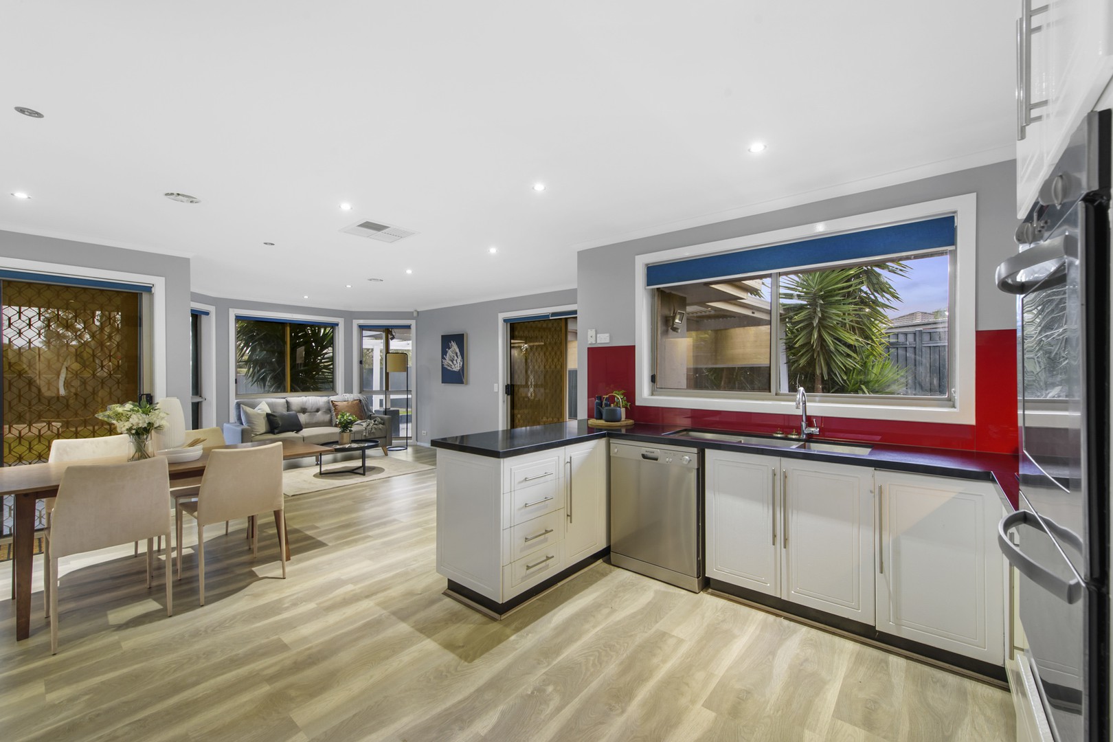 17 Saronvale CrescentHillside, VIC 3037, Hillside - Thumbnail 5