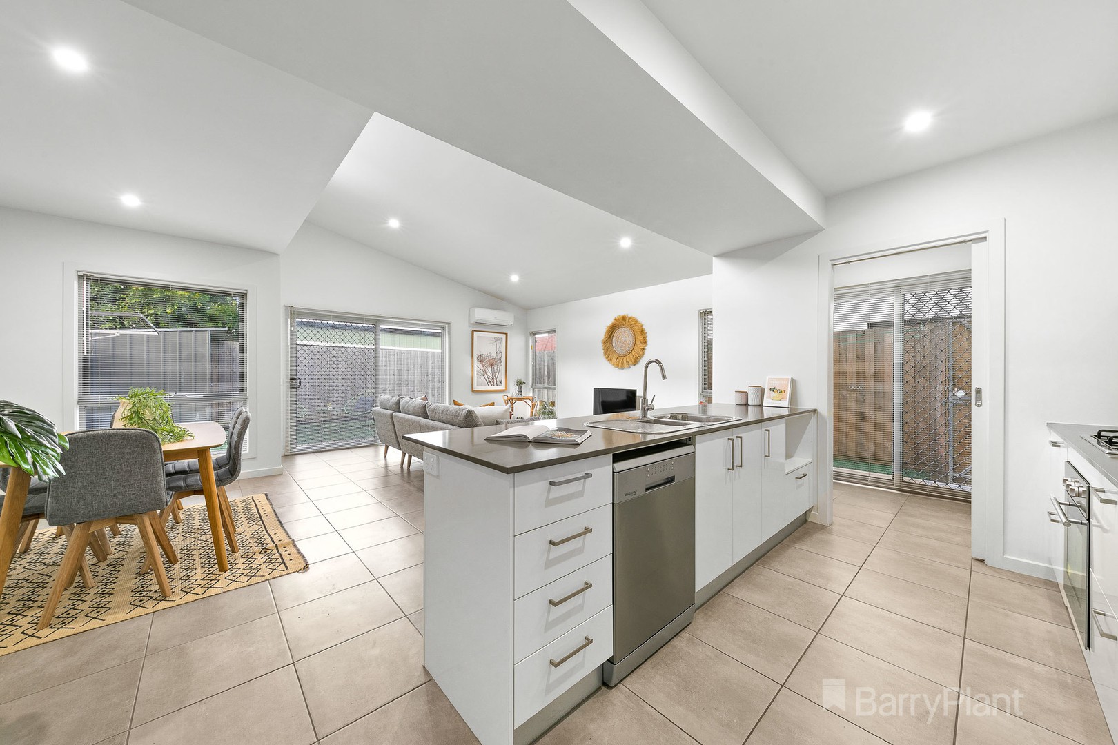 15 Llano CircuitBerwick, VIC 3806, Berwick - Thumbnail 7