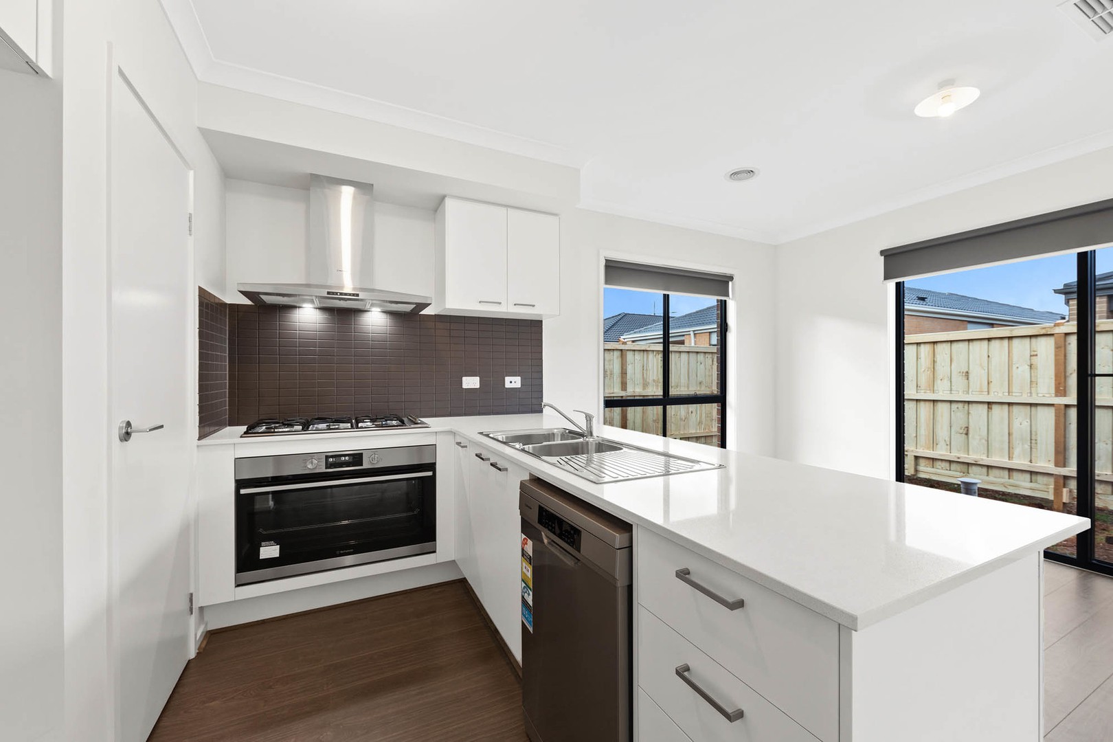 7 Baron Road, Thornhill Park, VIC 3335 - Thumbnail 1 - 08/07/2021