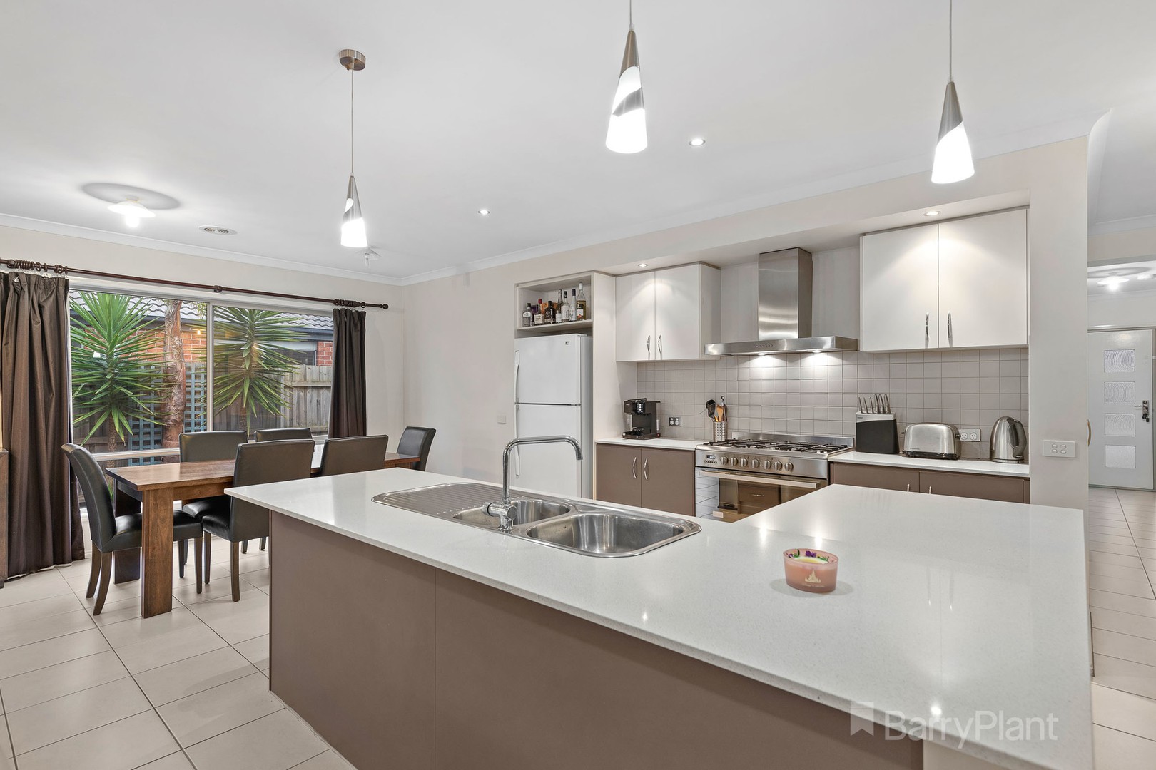 25 Pomegranate WayPakenham, VIC 3810, Pakenham - Thumbnail 2