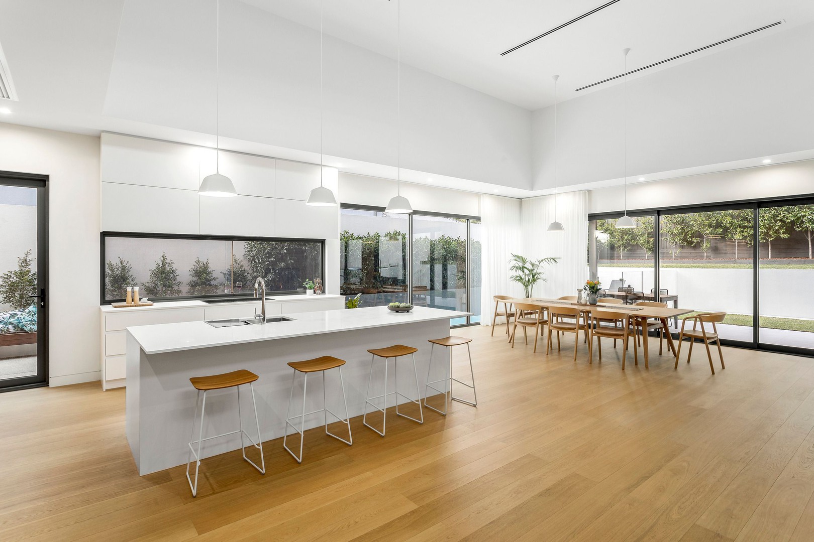 42 Valley Lake Boulevard, Keilor East, VIC 3033 - Thumbnail 2 - 09/07/2021