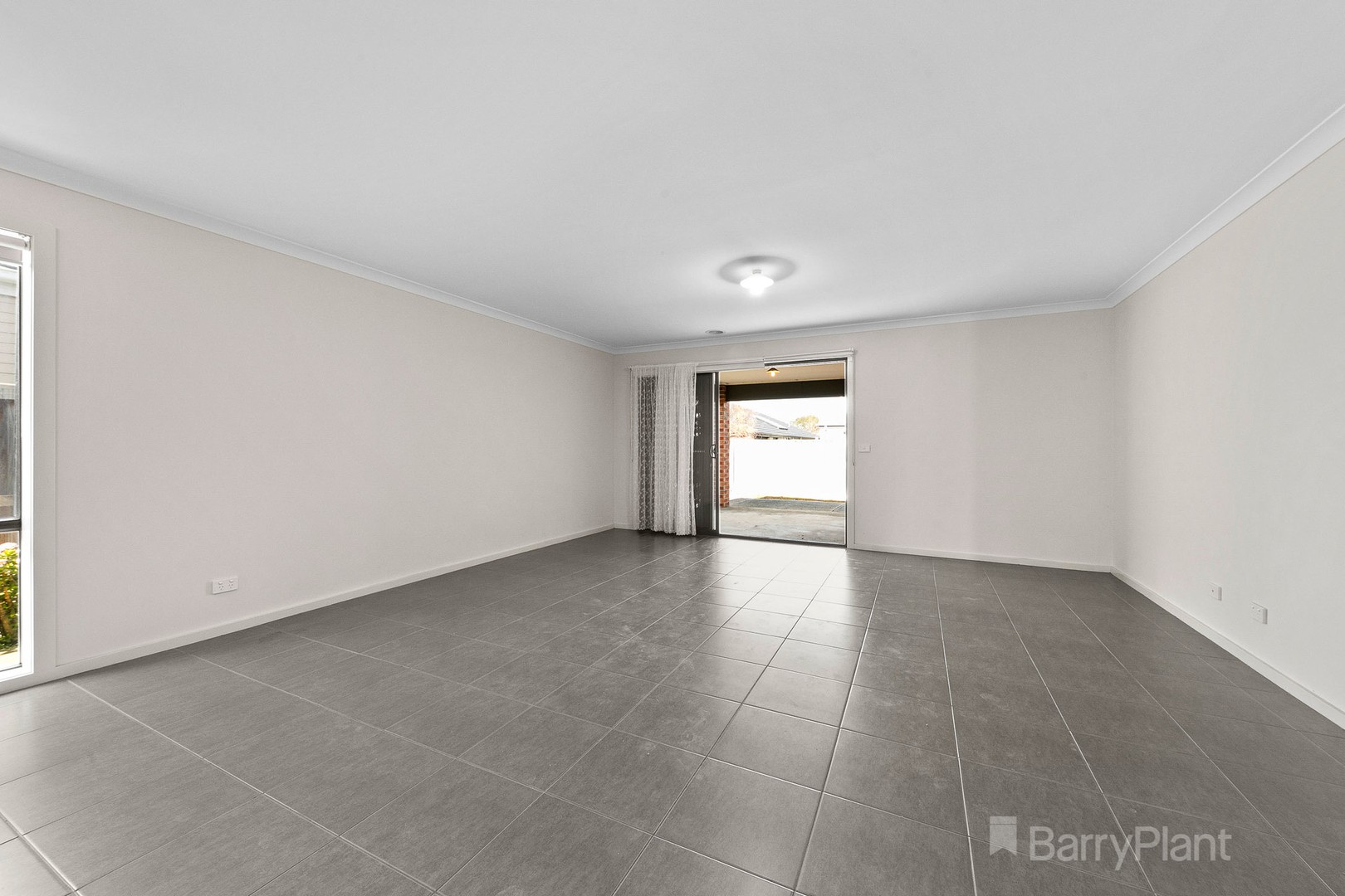 22 Lineham DriveCranbourne East, VIC 3977, Cranbourne East - Thumbnail 4