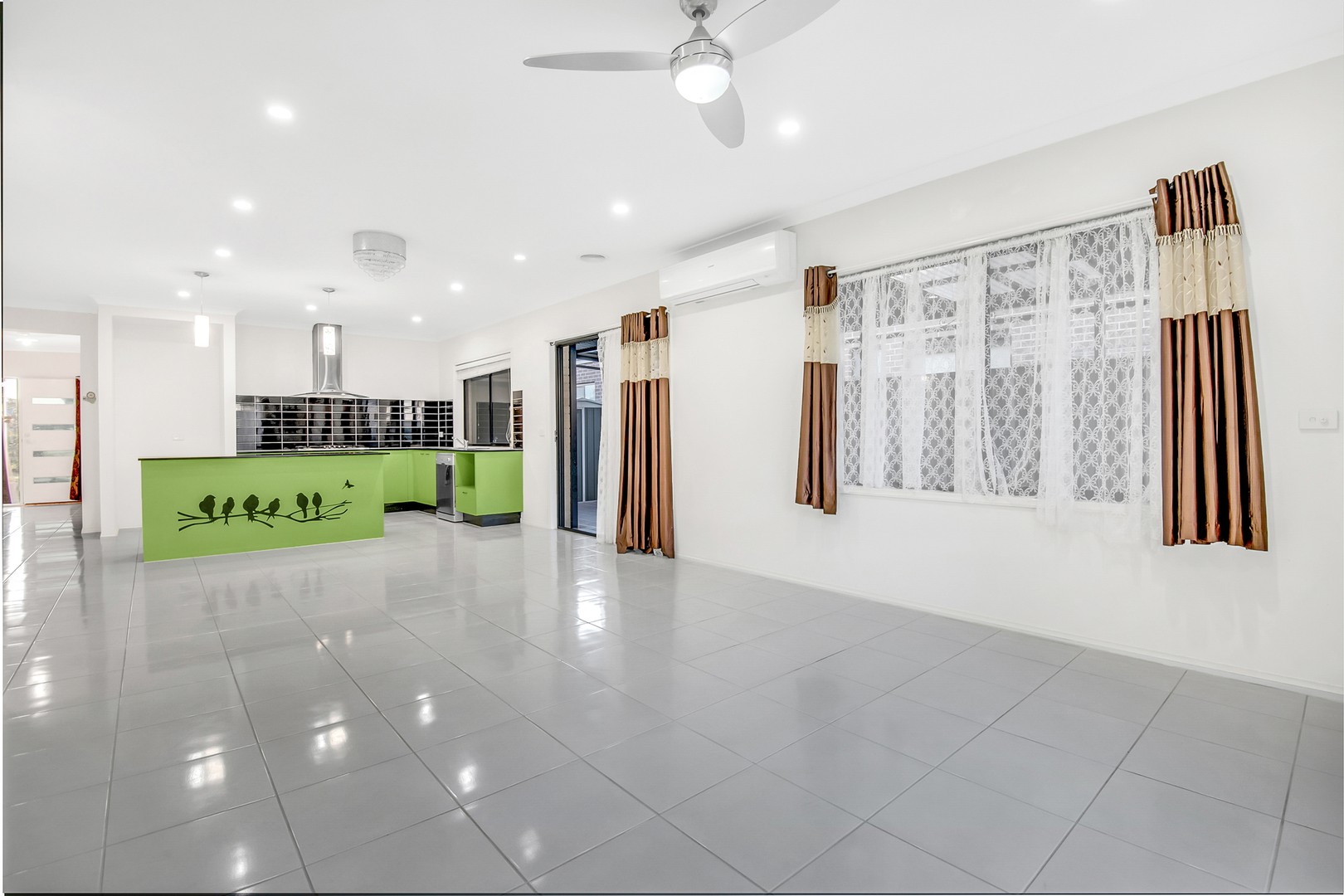 2 Clapham WayCraigieburn, VIC 3064, Craigieburn - Thumbnail 4
