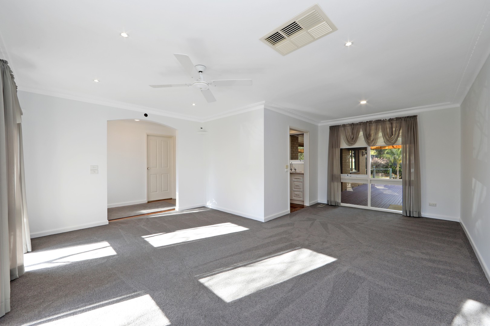 151 George StreetScoresby, VIC 3179, Scoresby - Thumbnail 2
