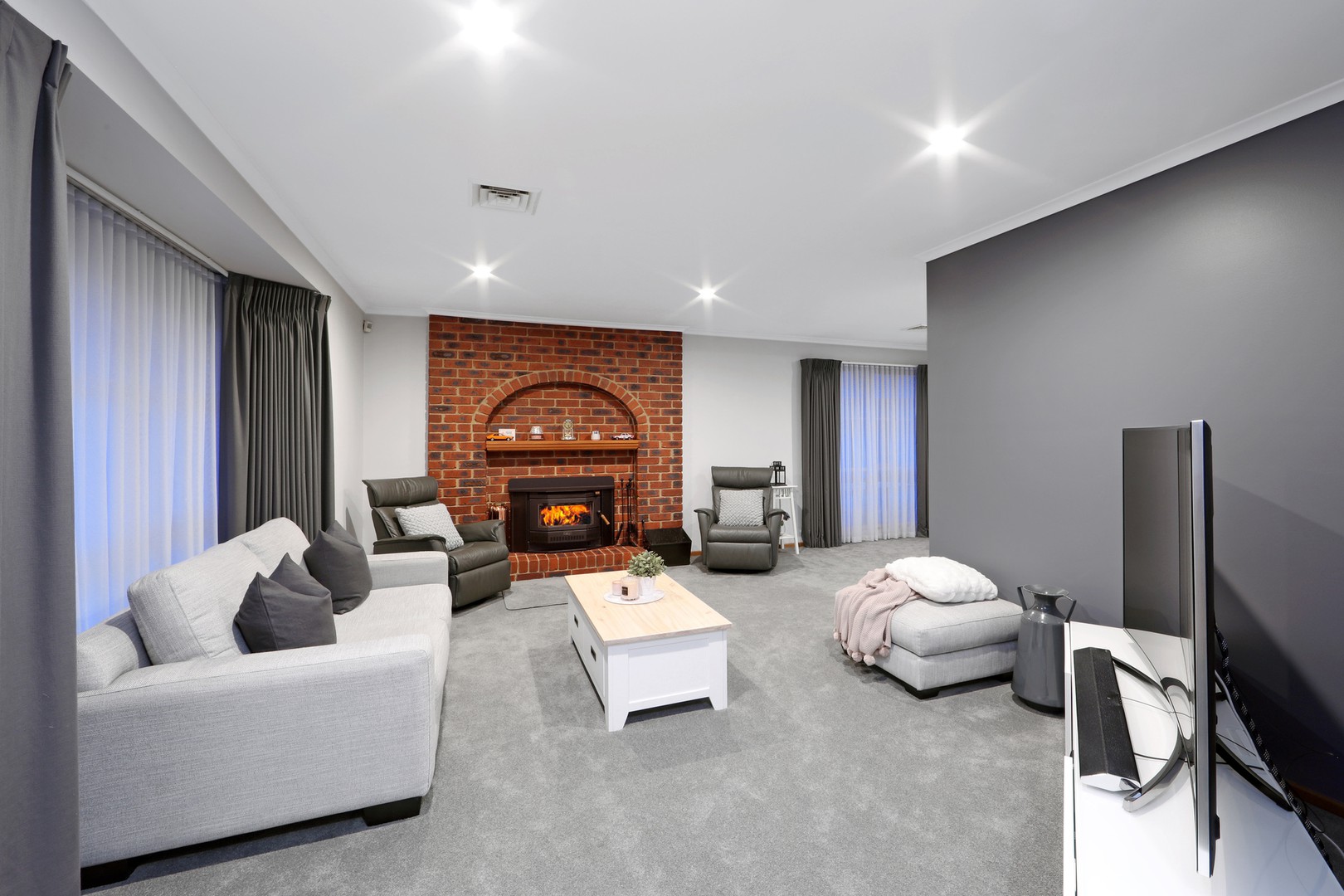 4 Fernlea AvenueRowville, VIC 3178, Rowville - Thumbnail 3