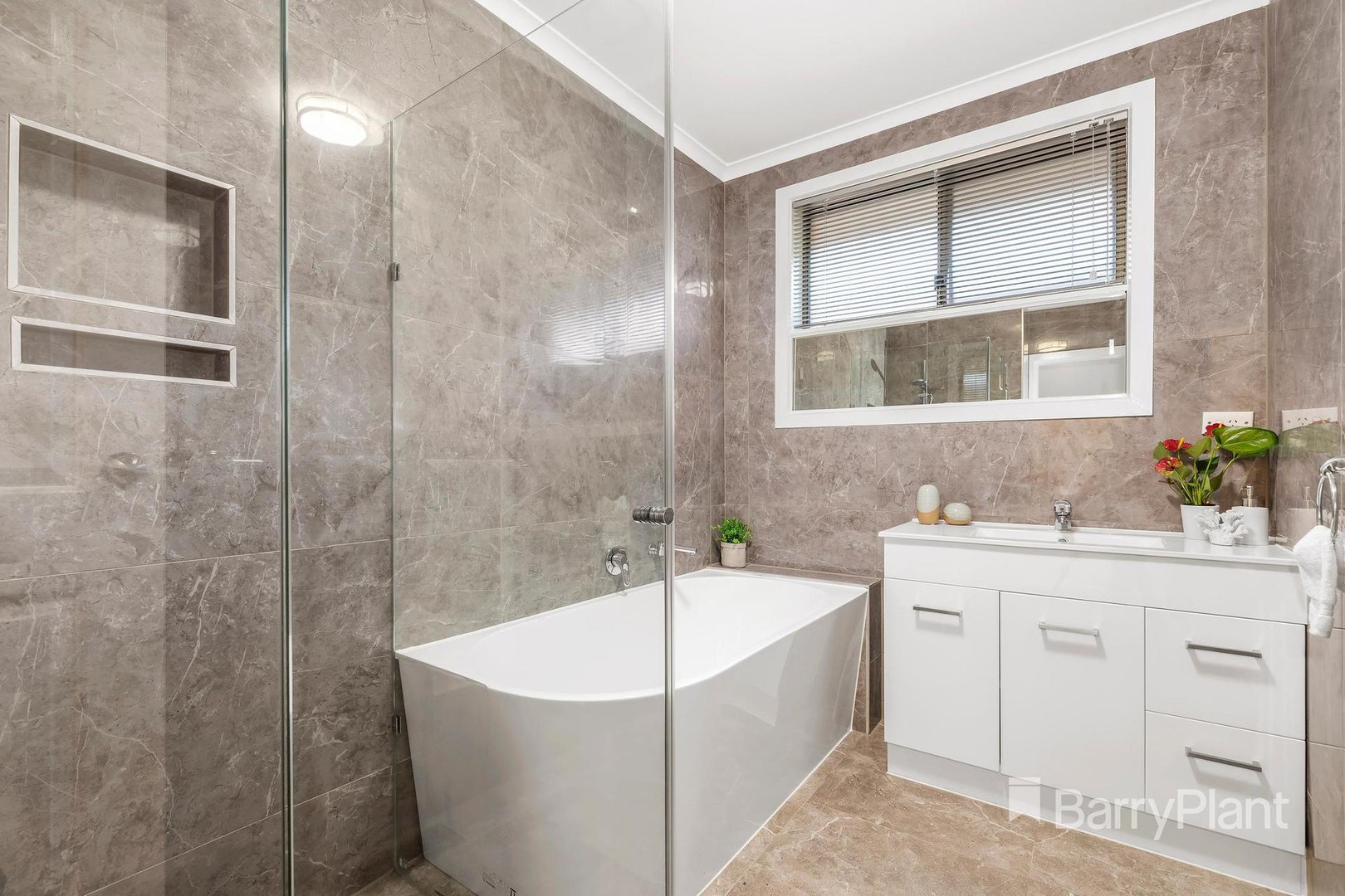 97 Freeman CrescentMill Park, VIC 3082, Mill Park - Thumbnail 5