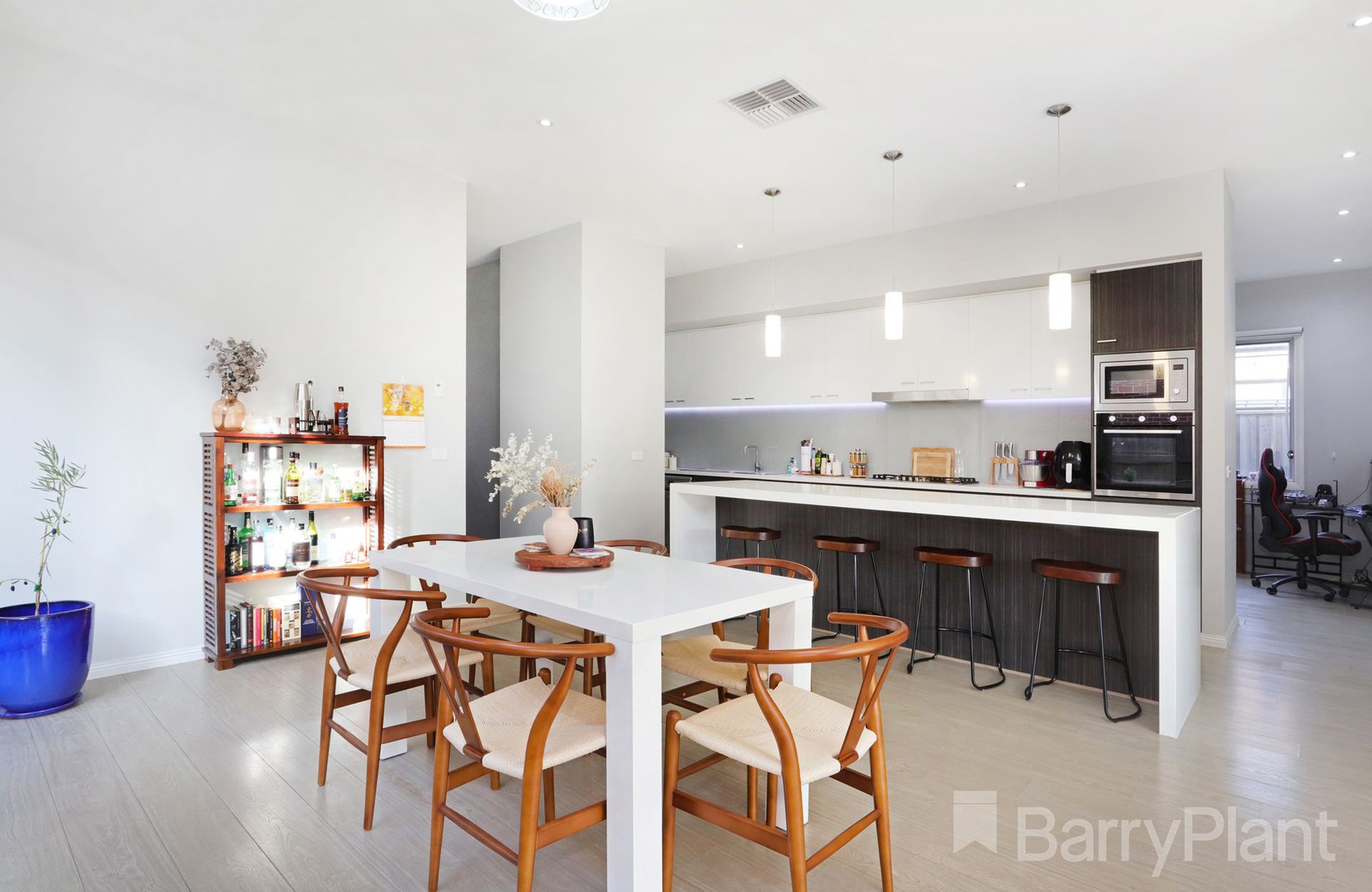 16 Lucy CrescentGreenvale, VIC 3059, Greenvale - Thumbnail 3
