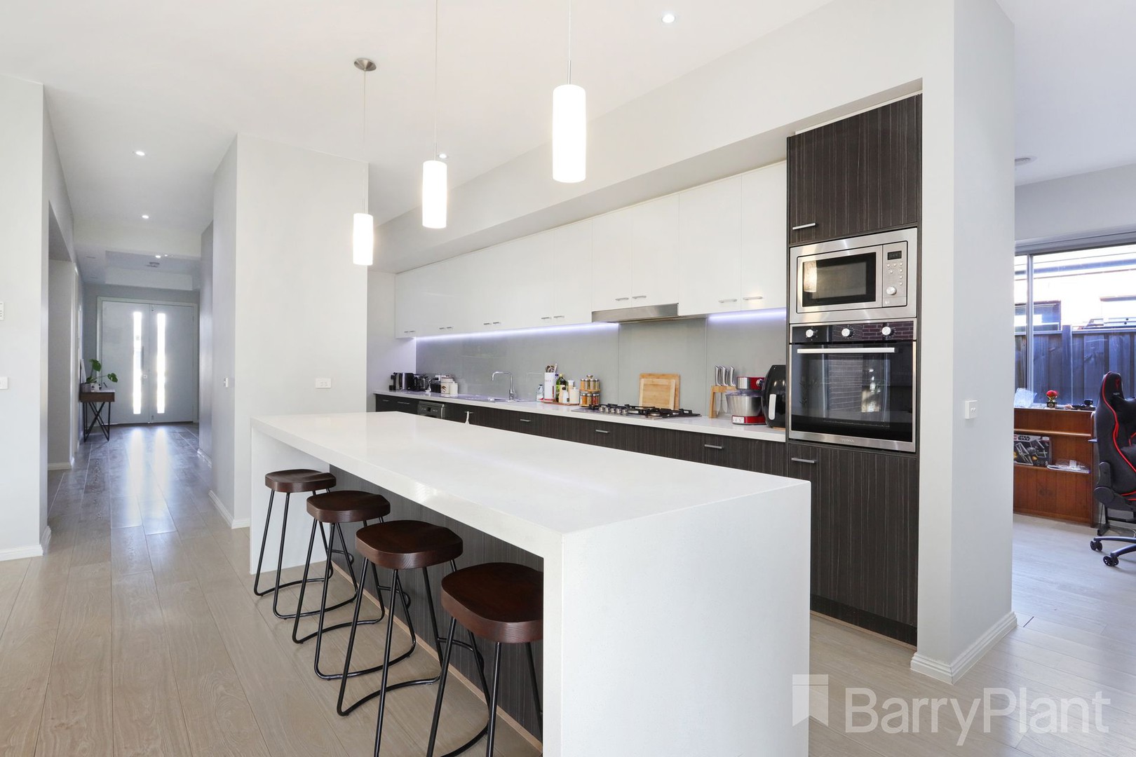 16 Lucy CrescentGreenvale, VIC 3059, Greenvale - Thumbnail 4