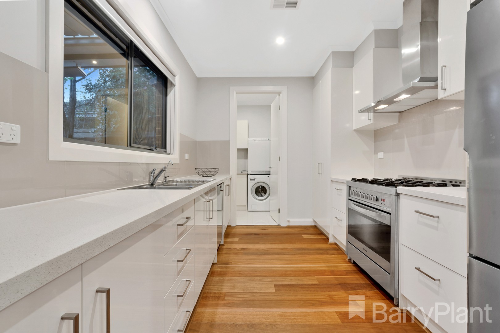 1/35 Irving StreetMount Waverley, VIC 3149, Mount Waverley - Thumbnail 3