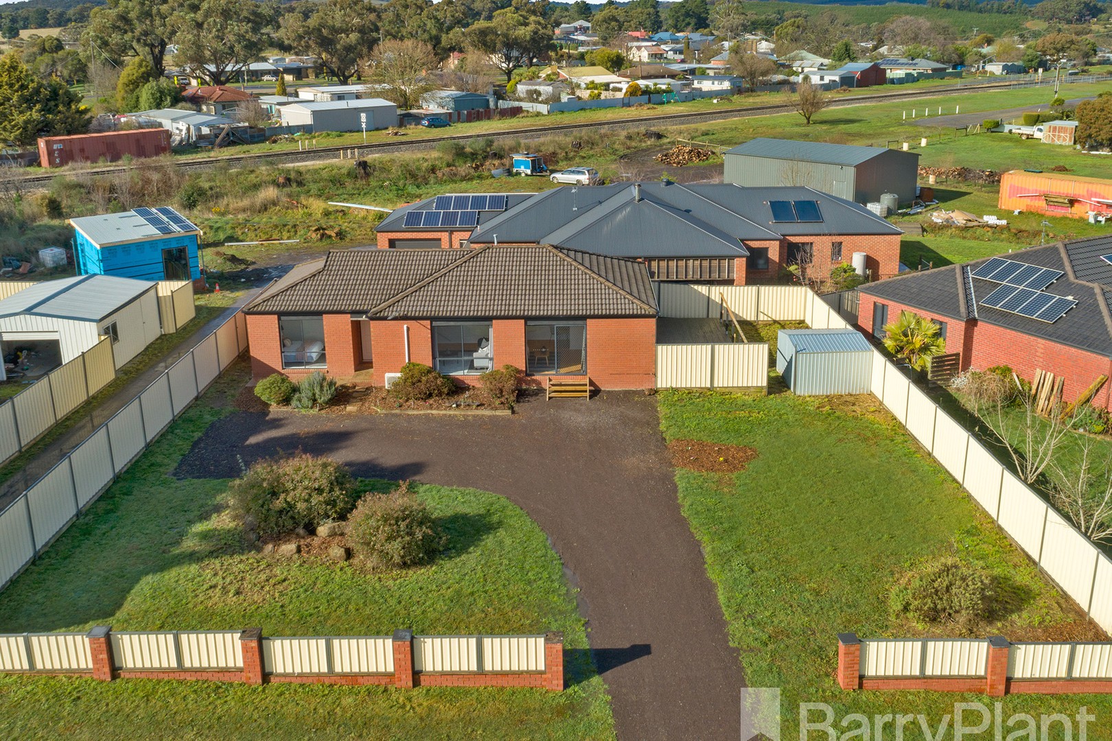 1a Davies Street, Creswick, VIC 3363 - Thumbnail 2 - 21/07/2021