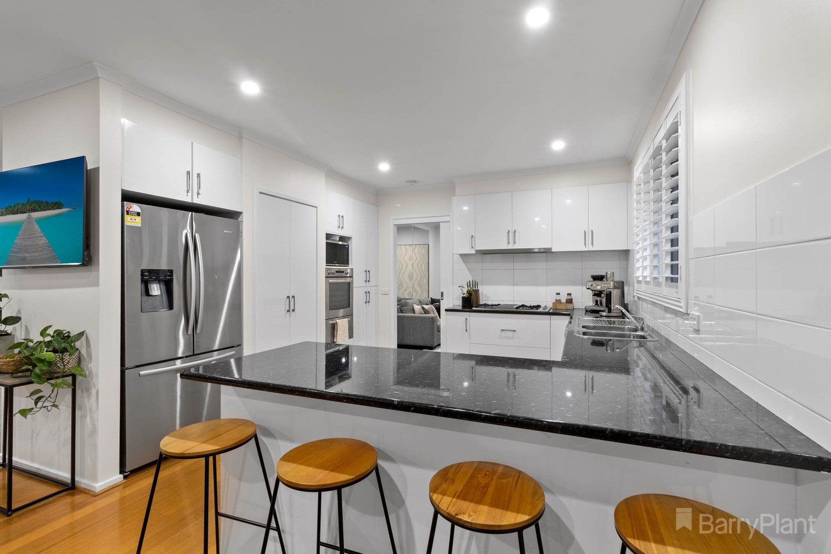 8 Sidney Court, Narre Warren, VIC 3805 - Thumbnail 2 - 23/07/2021