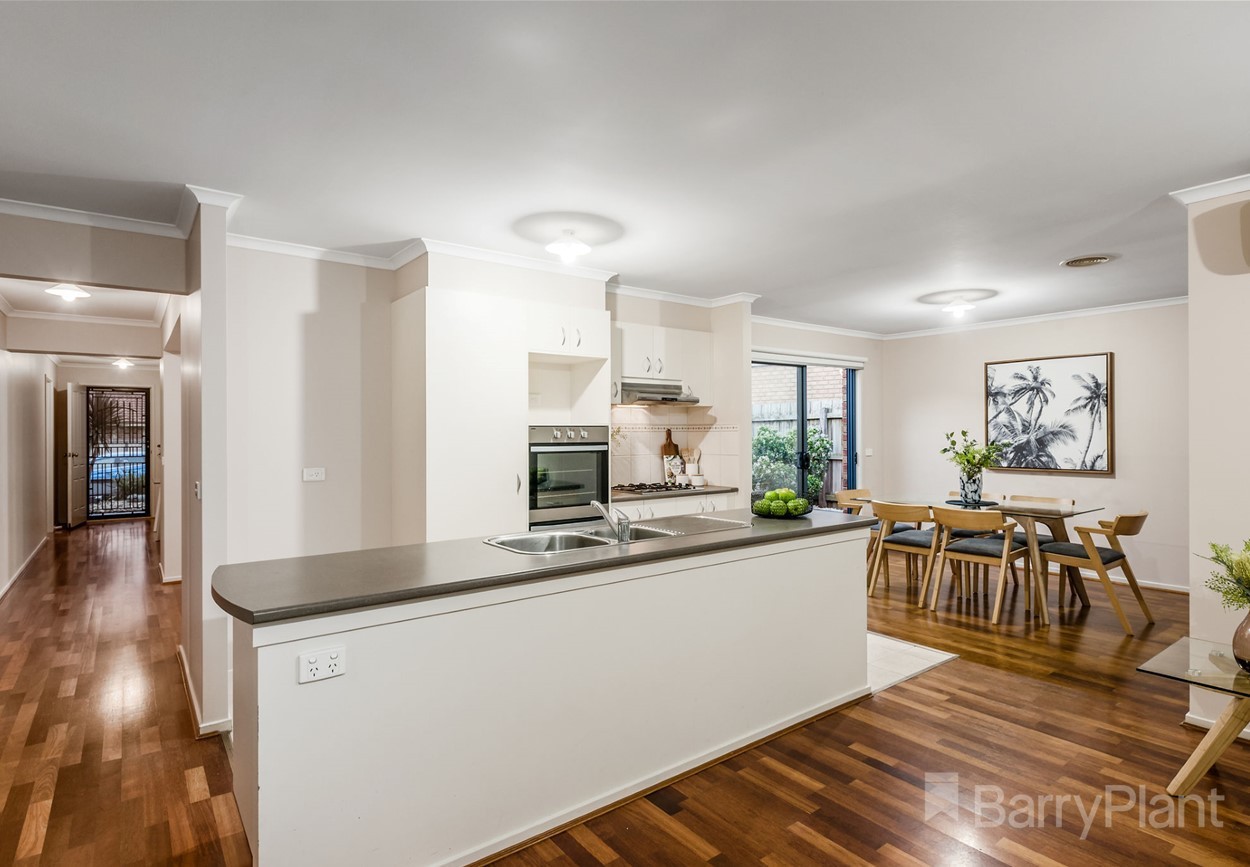 7 Minak Close, Narre Warren South, VIC 3805 - Thumbnail 2 - 24/07/2021