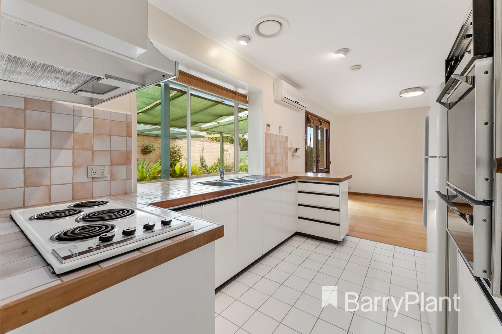 52 Golden AvenueWerribee, VIC 3030, Werribee - Thumbnail 3