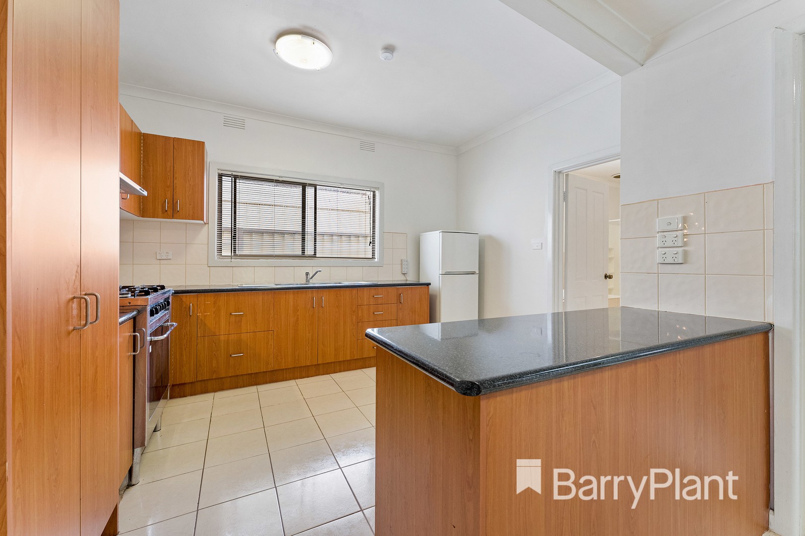 83 Vincent AvenueSt Albans, VIC 3021, St Albans - Thumbnail 2
