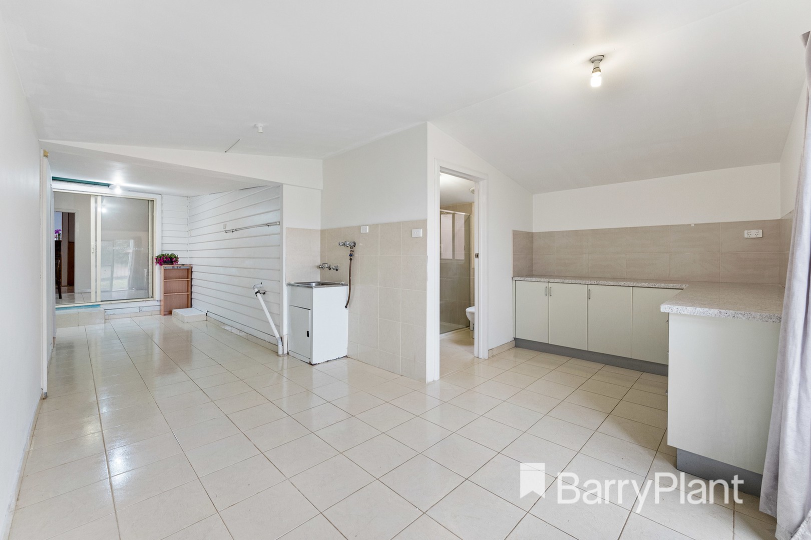 83 Vincent AvenueSt Albans, VIC 3021, St Albans - Thumbnail 5