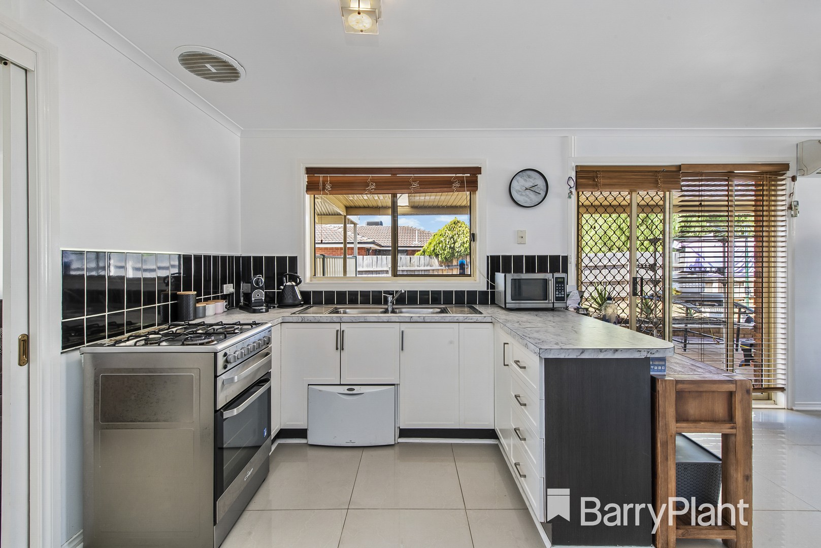 37 Karinya Close, Werribee, VIC 3030 - Thumbnail 2 - 29/07/2021