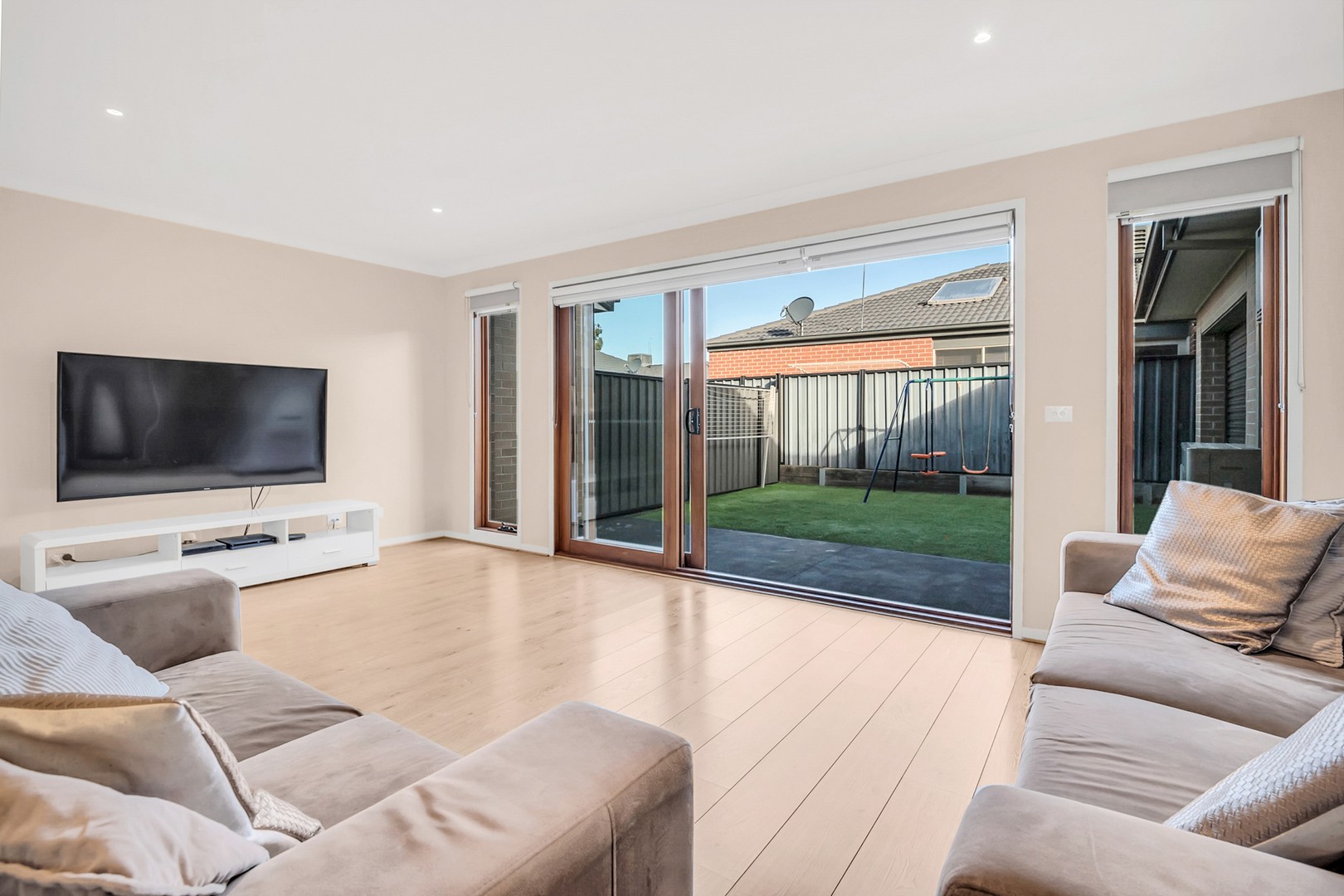 15 Peppertree ParadeCraigieburn, VIC 3064, Craigieburn - Thumbnail 5