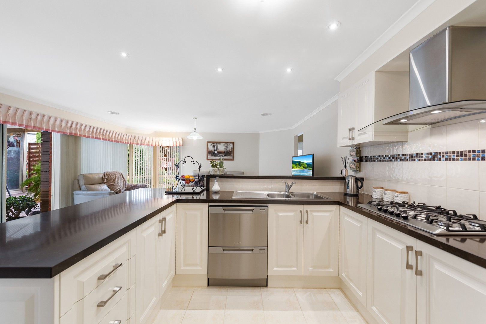 6 Langmore DriveHillside, VIC 3037, Hillside - Thumbnail 5