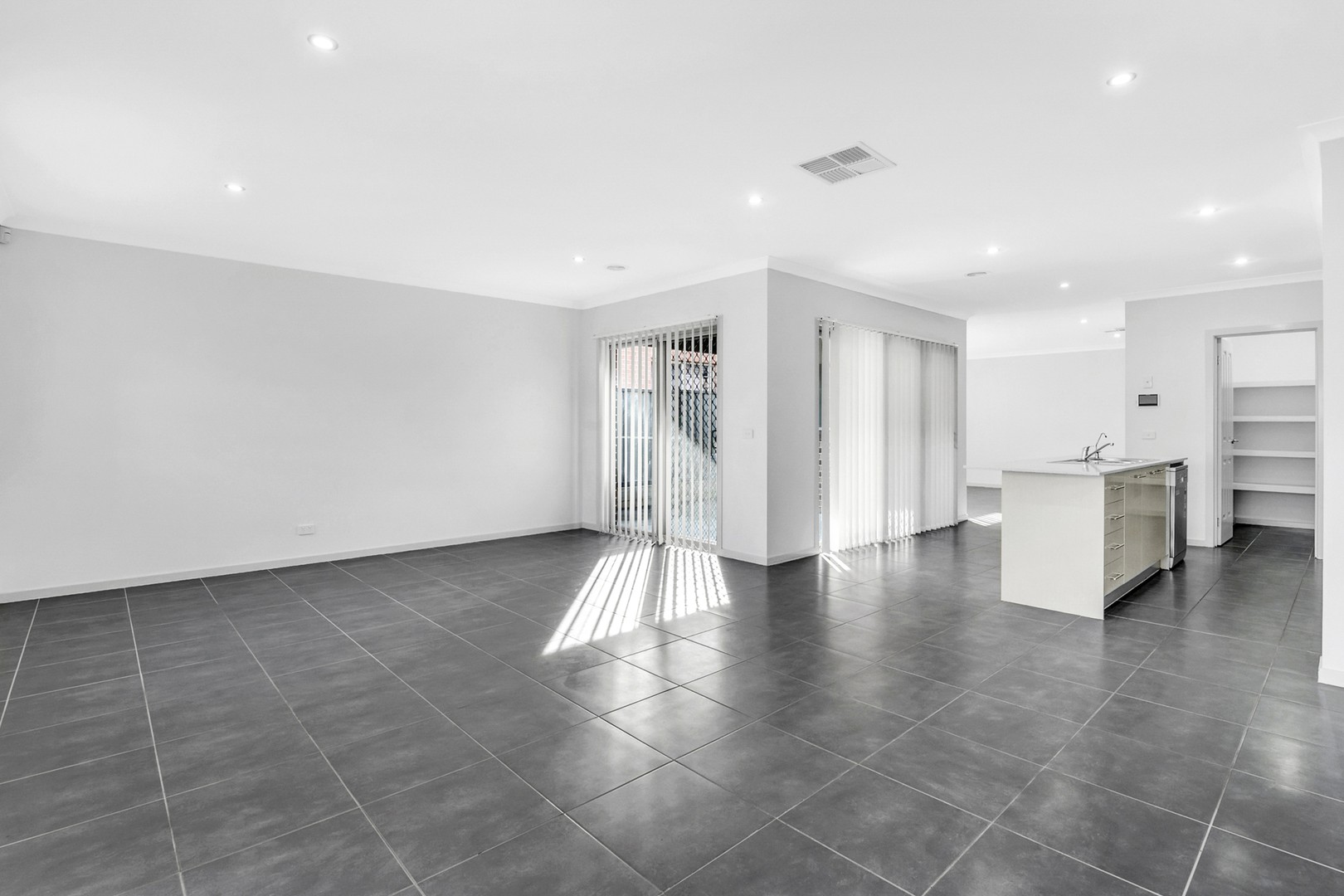 18 Eminence WayCraigieburn, VIC 3064, Craigieburn - Thumbnail 3