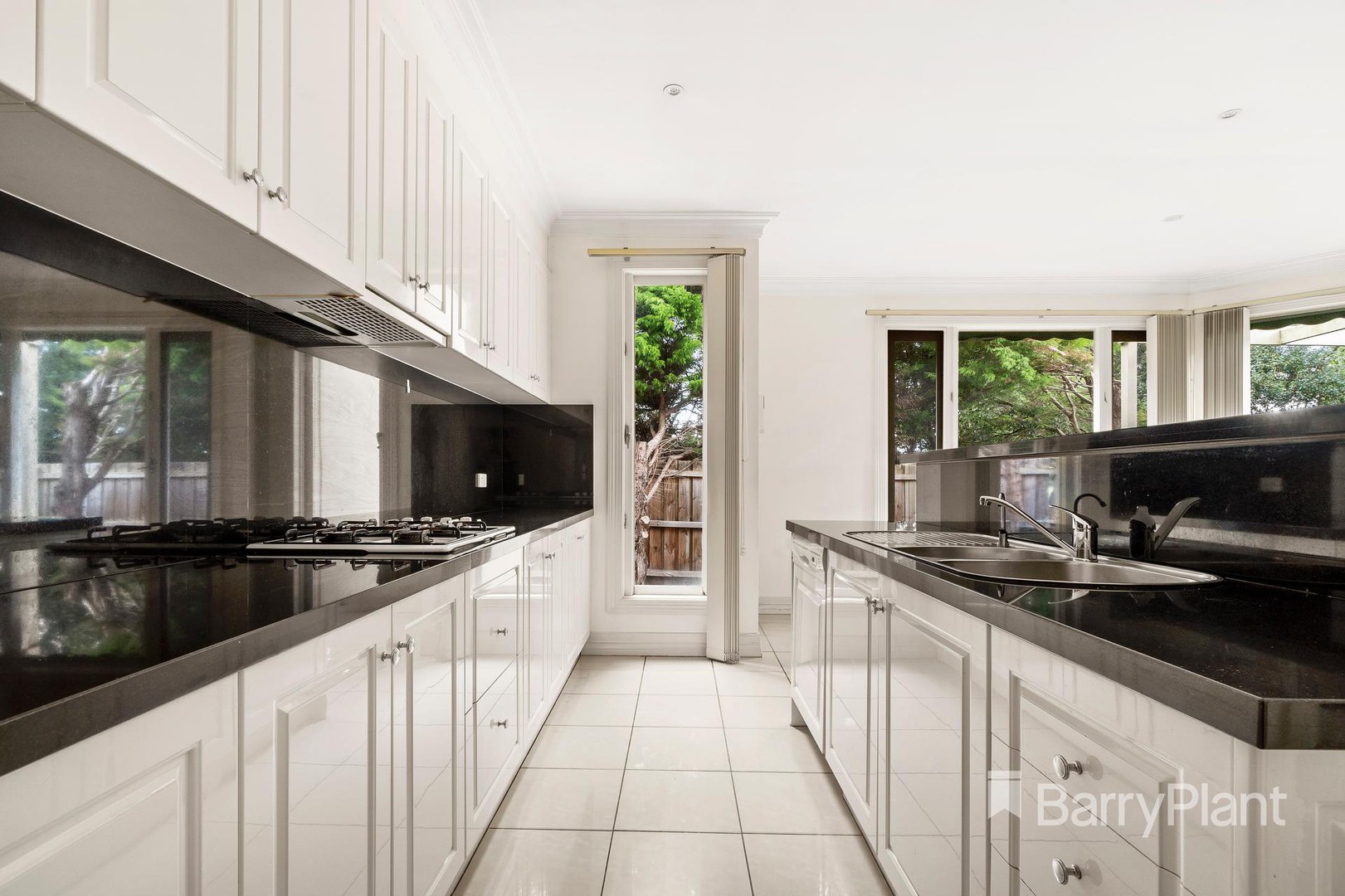 13A Laurie Road, Doncaster East, VIC 3109 - Thumbnail 2 - 04/08/2021