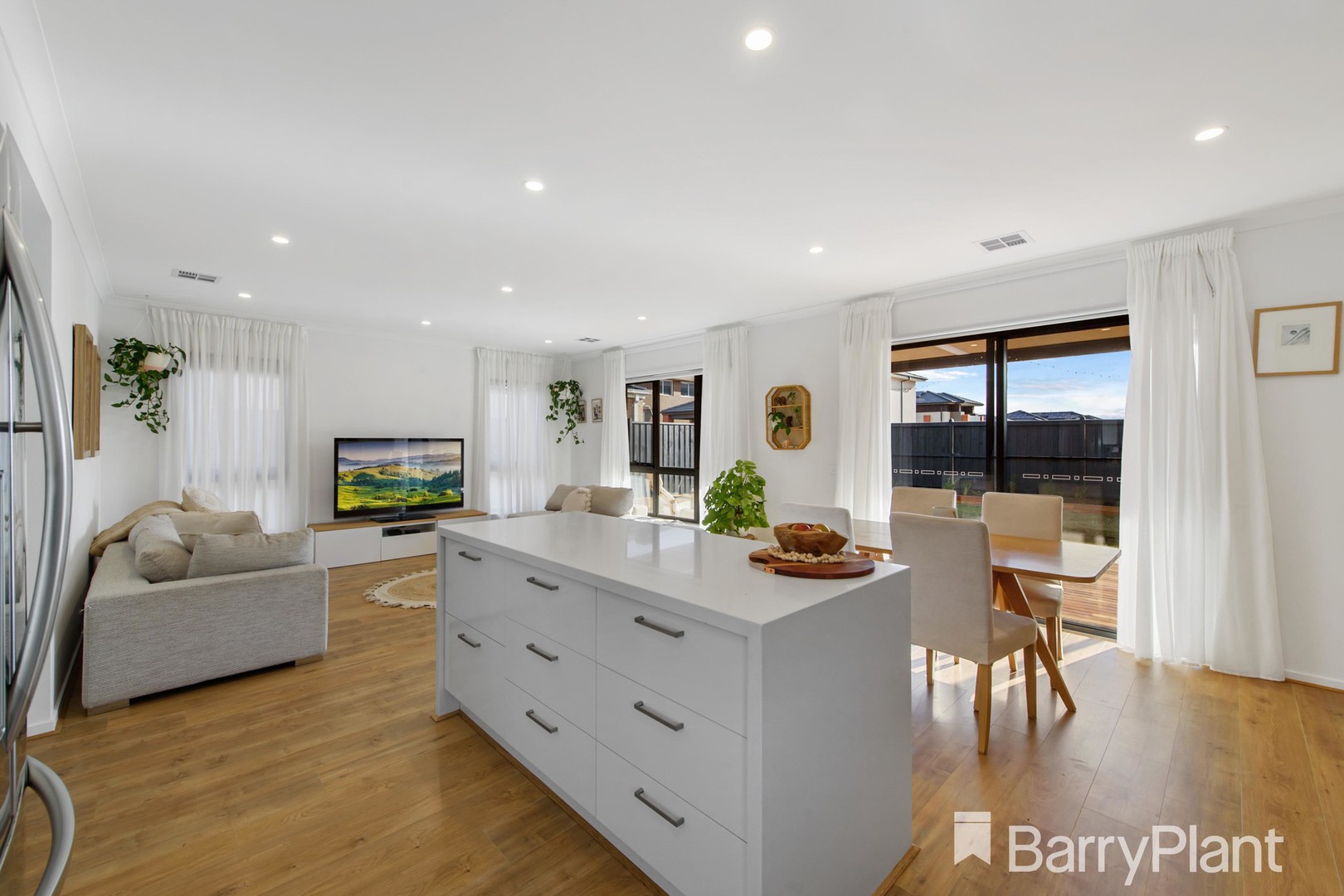 17 Rex DriveThornhill Park, VIC 3335, Thornhill Park - Thumbnail 3