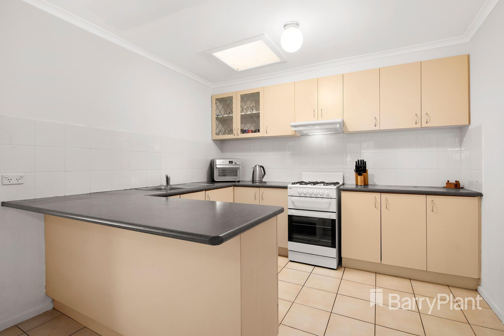 2/1 Sandown CloseMill Park, VIC 3082, Mill Park - Thumbnail 4