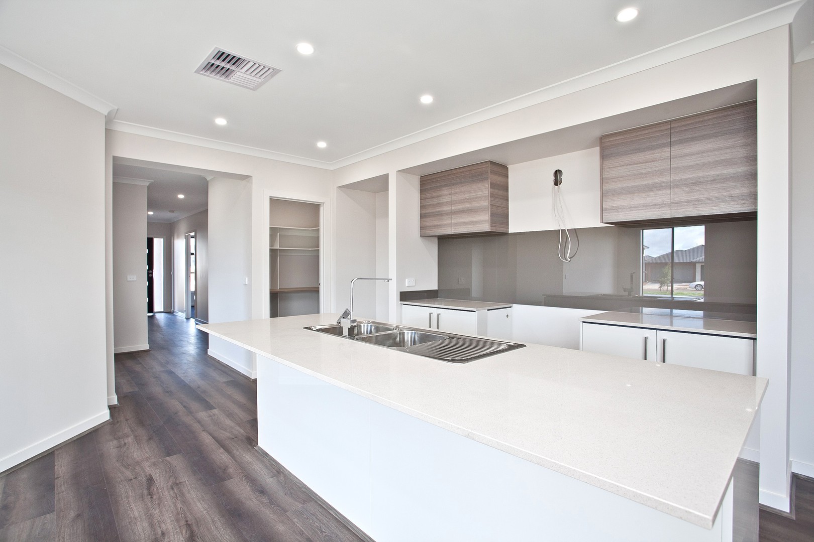 6 Aponte AvenueThornhill Park, VIC 3335  - Leased, Thornhill Park - Thumbnail 2