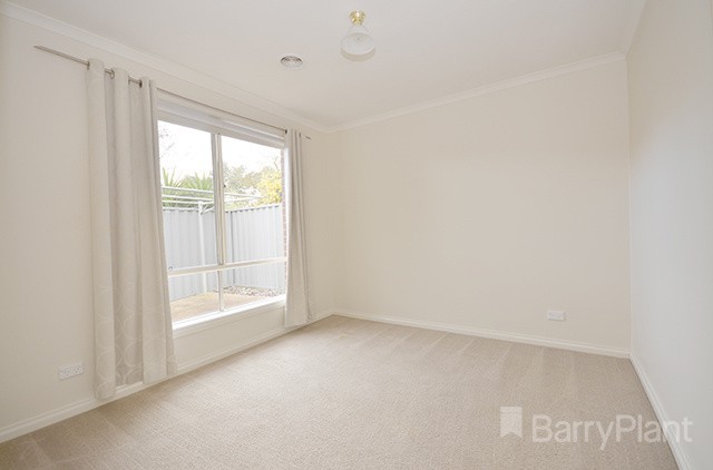 8 Cluden GardensSebastopol, VIC 3356  - Leased, Sebastopol - Thumbnail 5