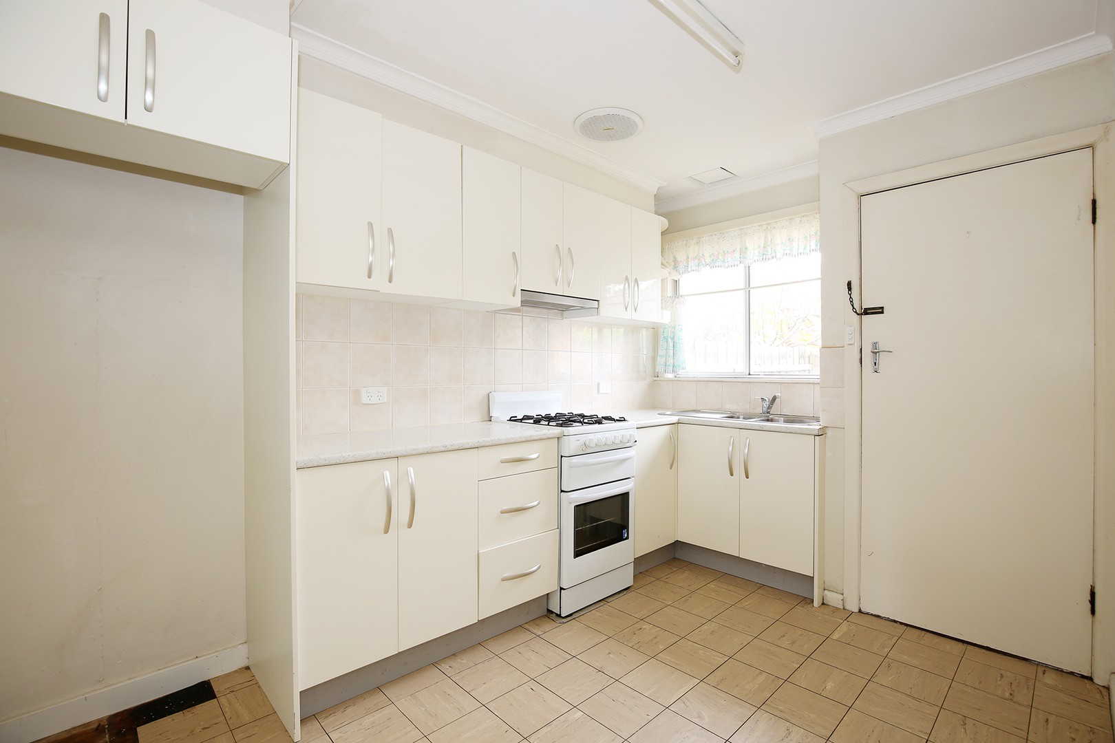 1/16 Benga Avenue, Dandenong, VIC 3175 - Thumbnail 2 - 12/08/2021