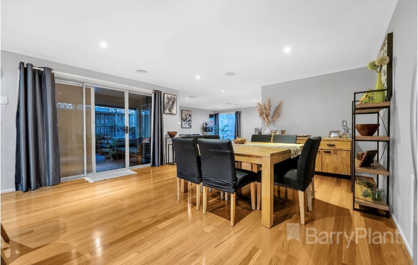 28 Baddeley CircuitCranbourne North, VIC 3977  - Leased, Cranbourne North - Thumbnail 4