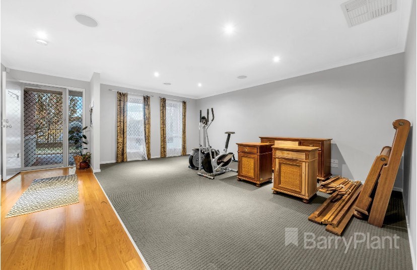 28 Baddeley CircuitCranbourne North, VIC 3977  - Leased, Cranbourne North - Thumbnail 6