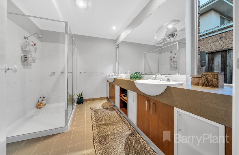 28 Baddeley CircuitCranbourne North, VIC 3977  - Leased, Cranbourne North - Thumbnail 8