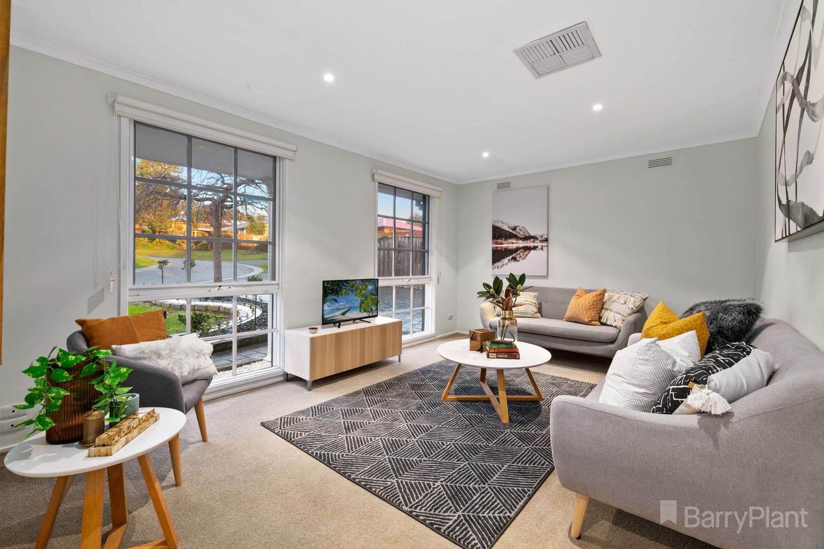 9 St James CourtNarre Warren, VIC 3805  - Leased, Narre Warren - Thumbnail 2