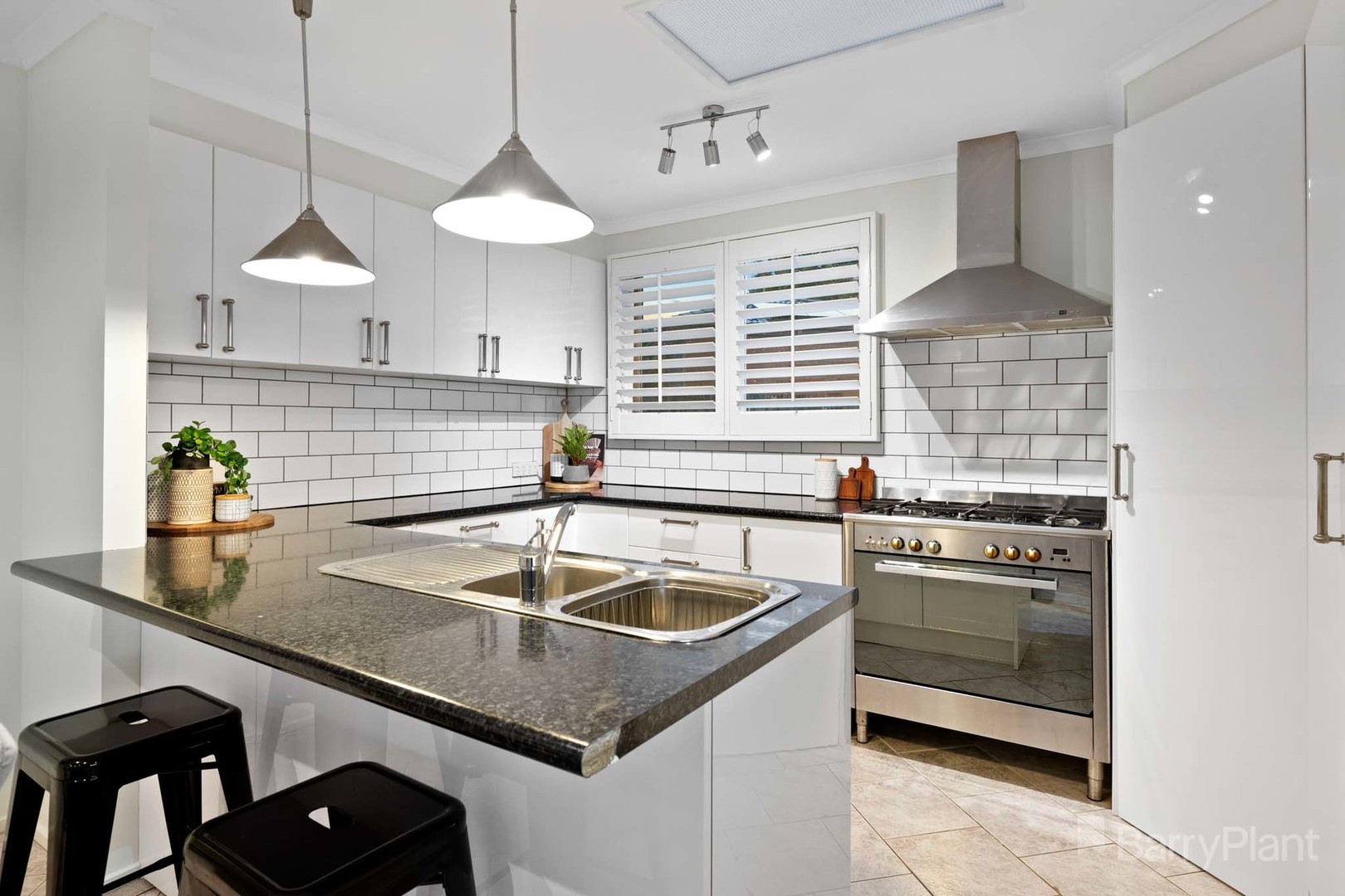 9 St James CourtNarre Warren, VIC 3805  - Leased, Narre Warren - Thumbnail 4