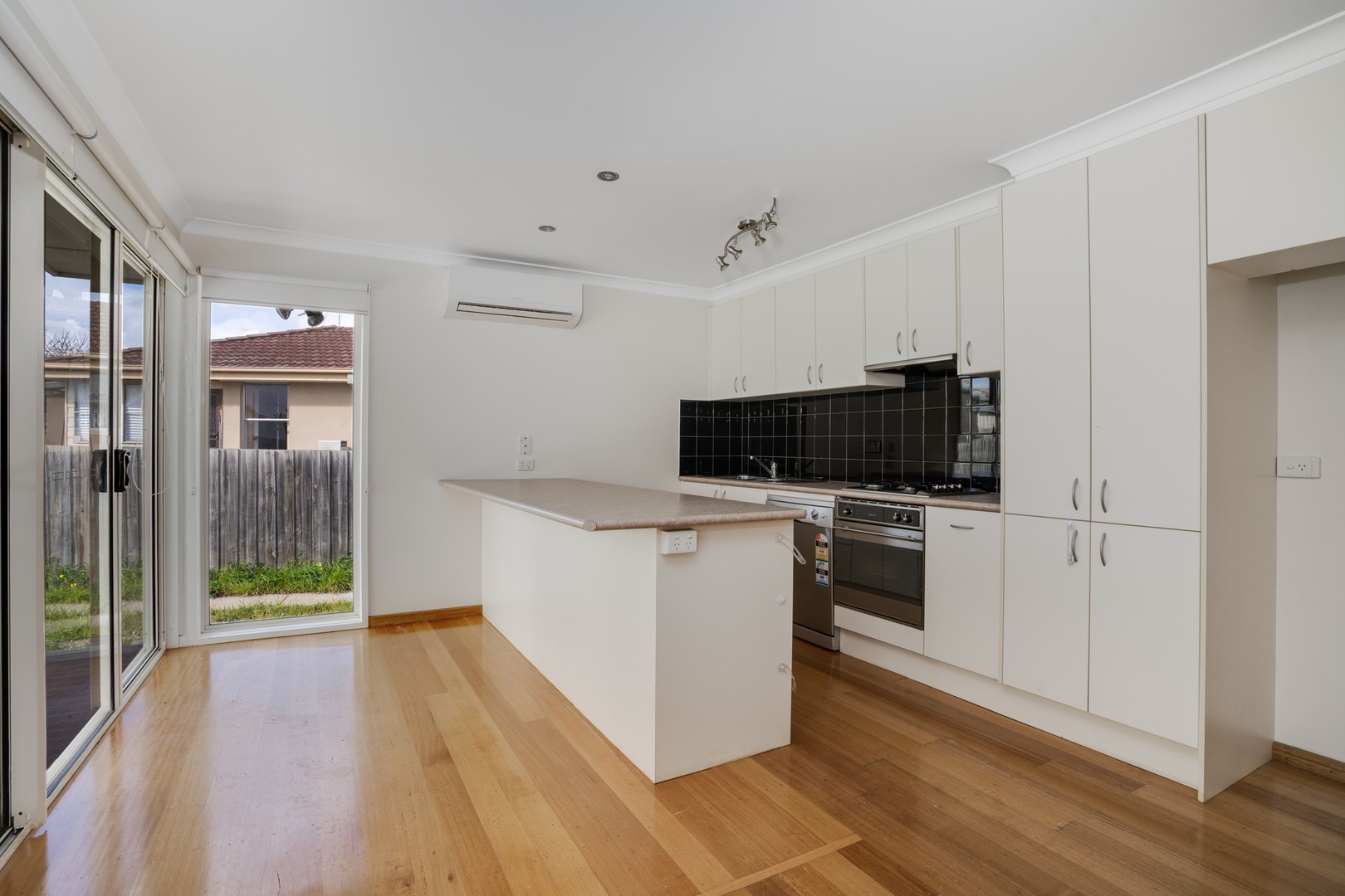 28 Carmarthen DriveCorio, VIC 3214, Corio - Thumbnail 4