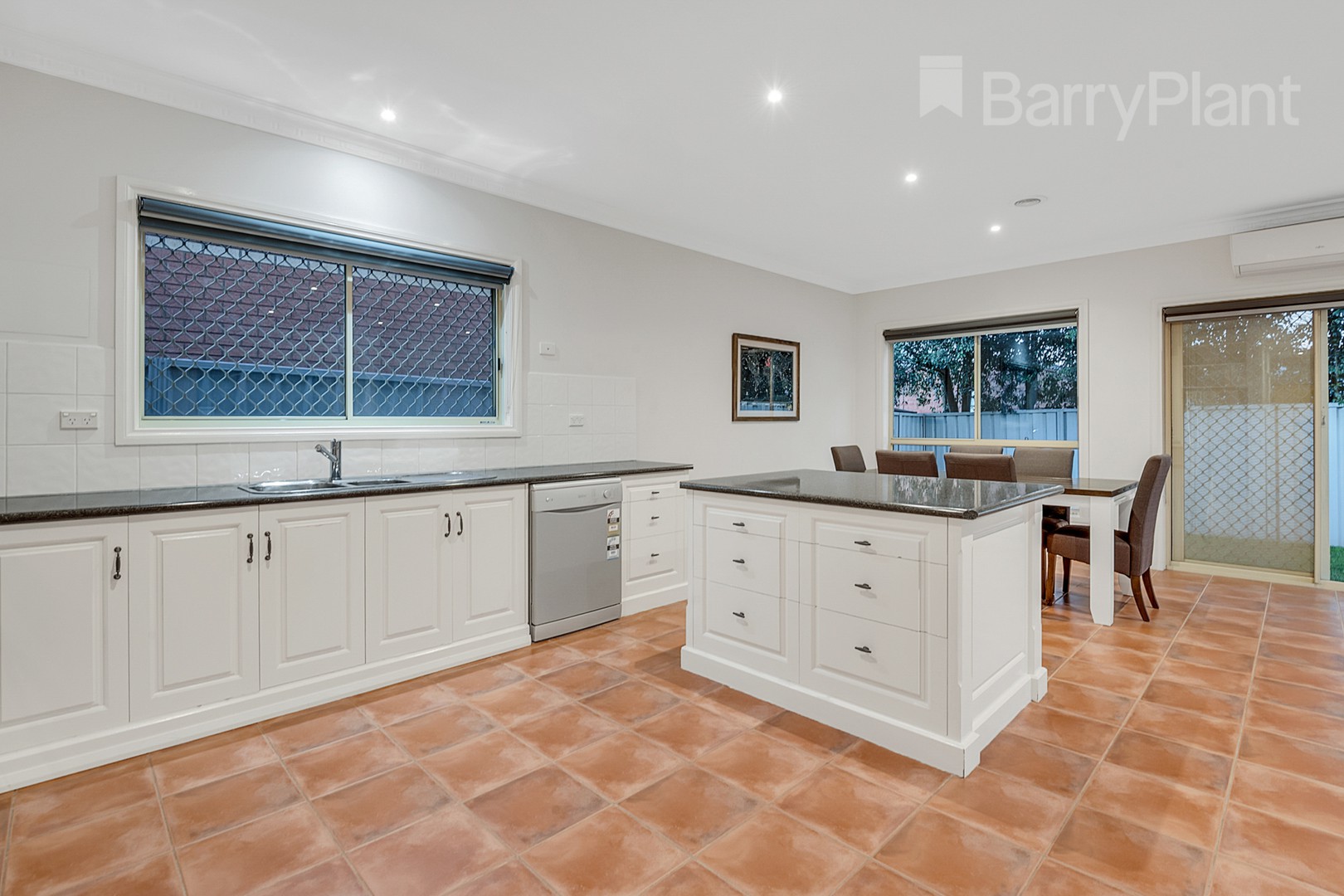 3 Woodlea CrescentCraigieburn, VIC 3064  - Leased, Craigieburn - Thumbnail 5