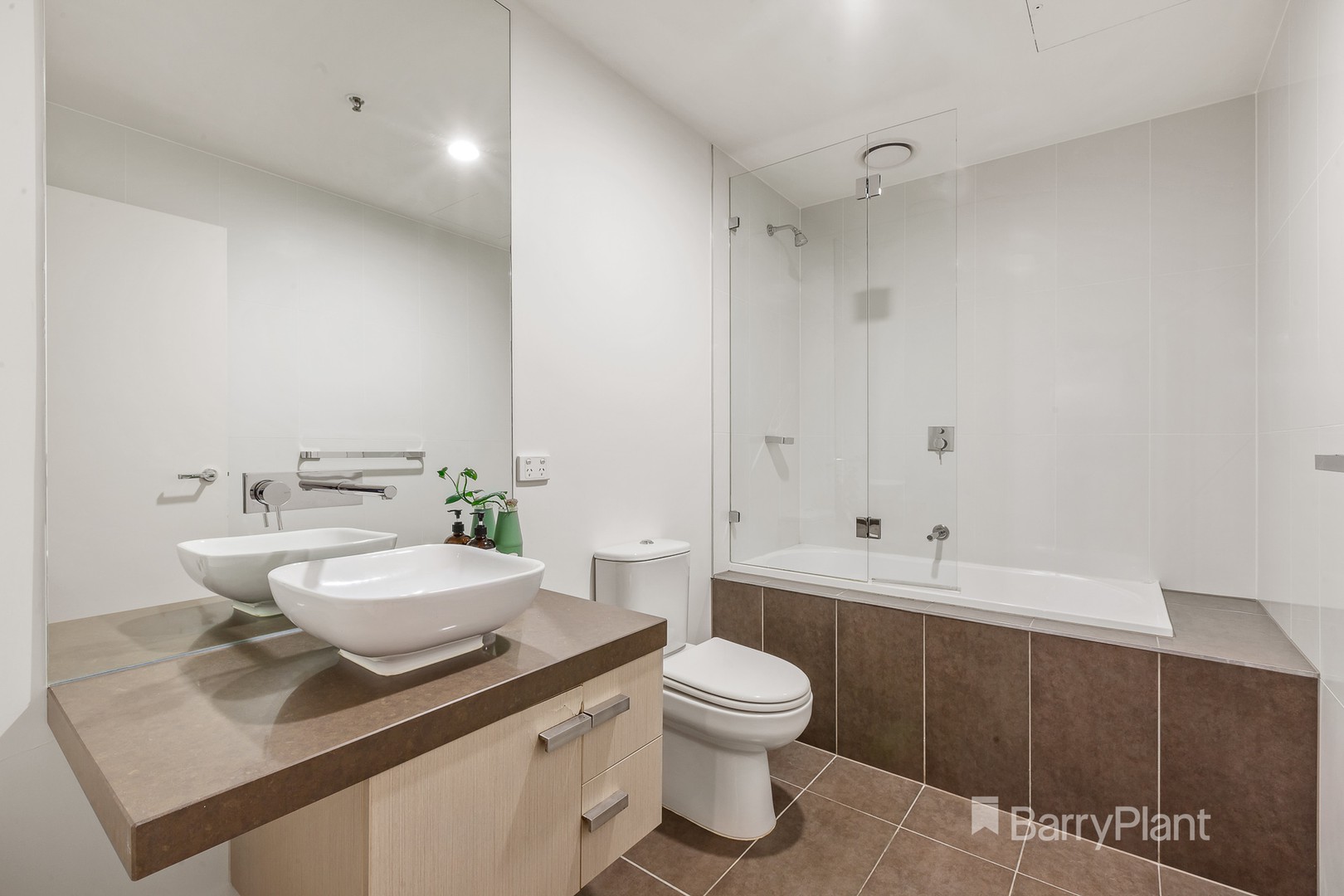 201/8 Breavington WayNorthcote, VIC 3070, Northcote - Thumbnail 3