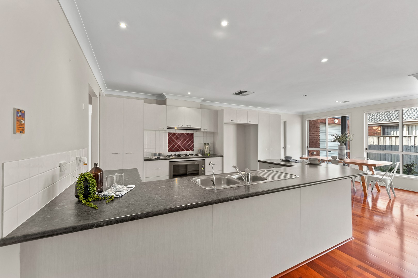 33 Meadowlands WayBerwick, VIC 3806, Berwick - Thumbnail 7