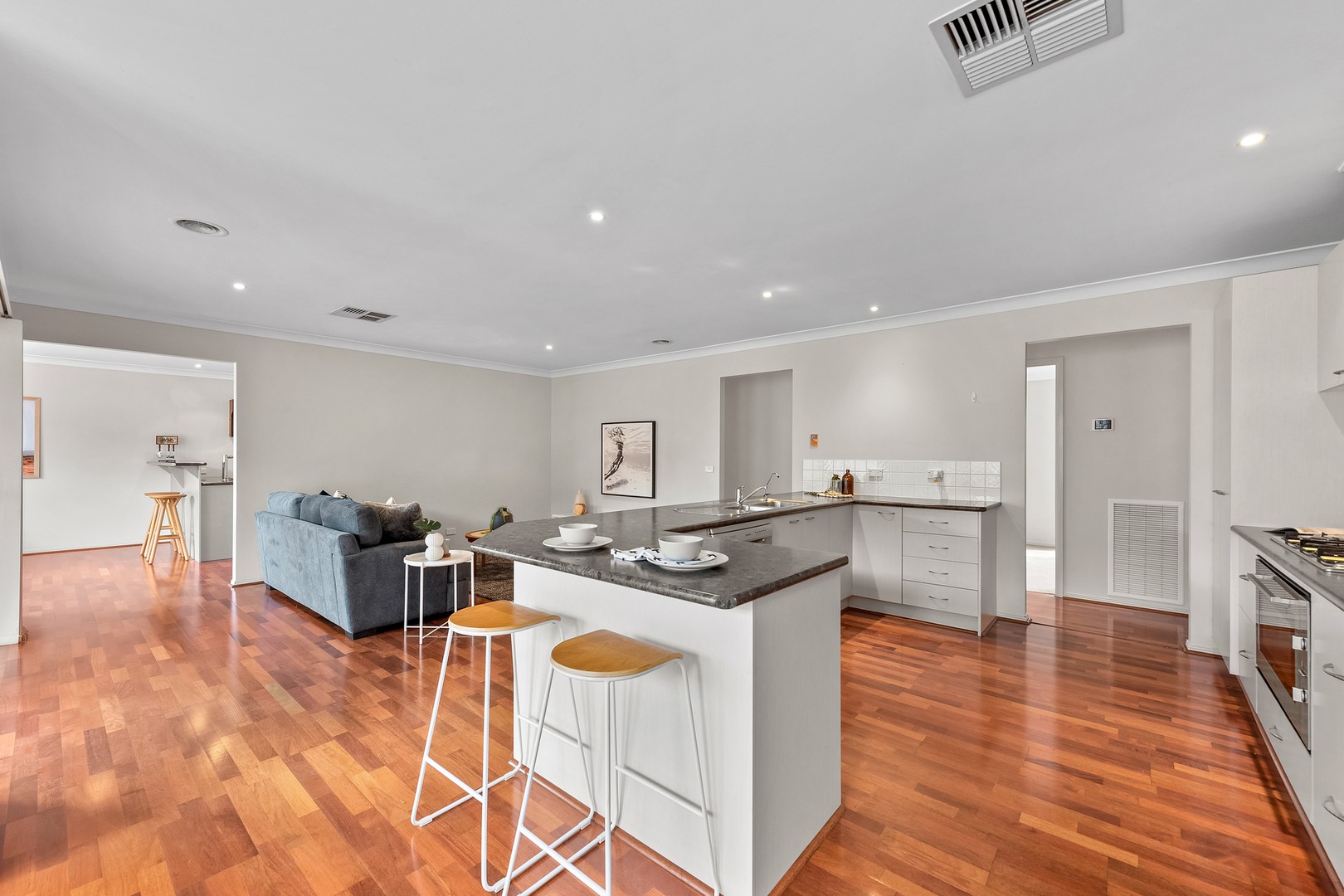 33 Meadowlands WayBerwick, VIC 3806, Berwick - Thumbnail 8