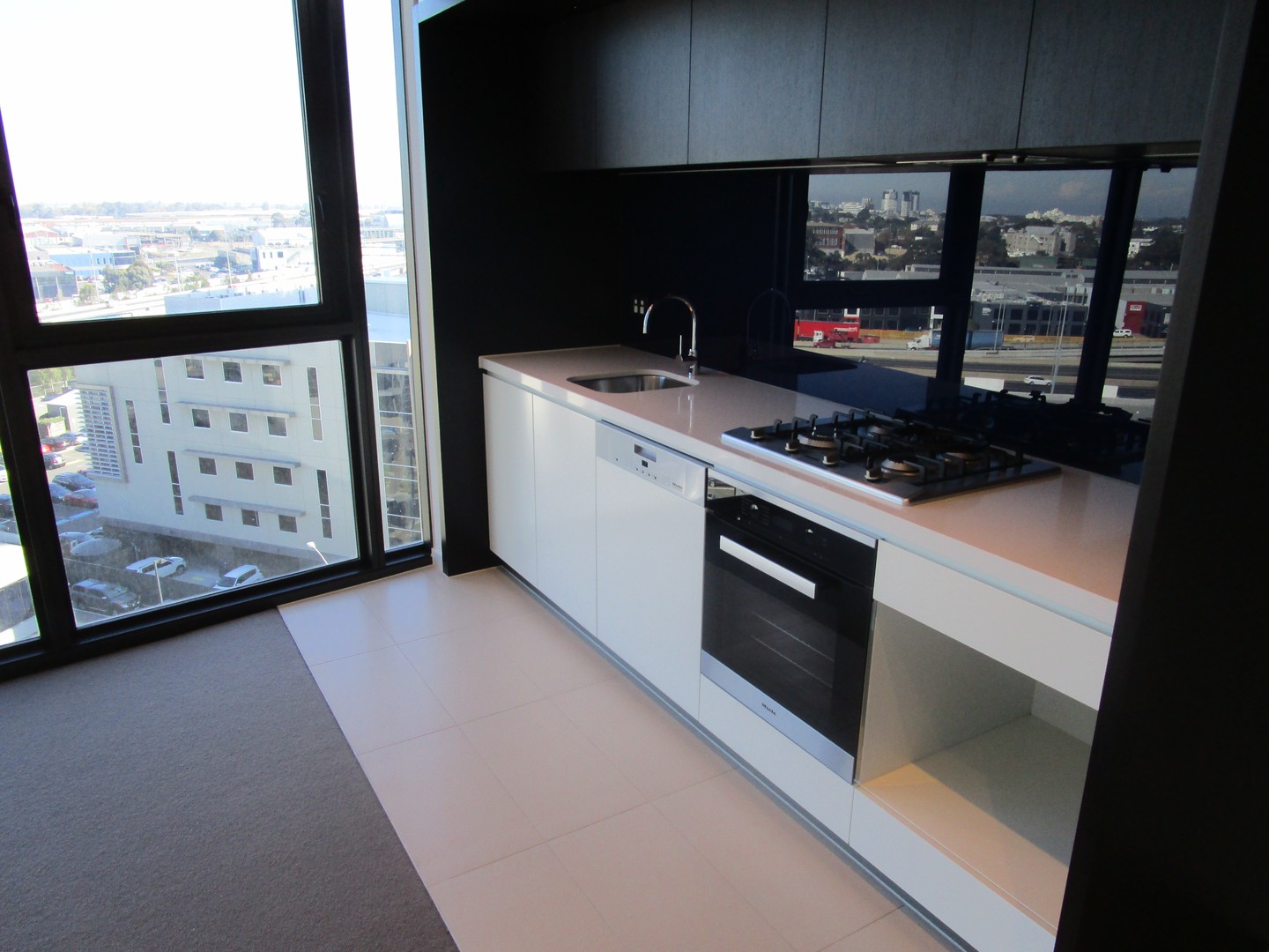 906/100 Lorimer Street, Docklands, VIC 3008 - Thumbnail 2 - 19/08/2021