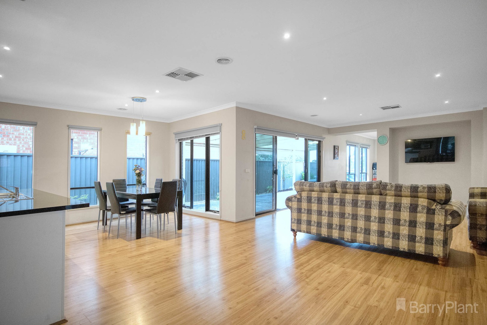 11 Page ClosePakenham, VIC 3810, Pakenham - Thumbnail 3