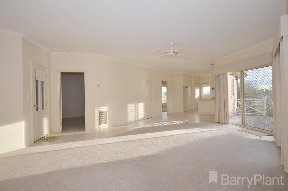 2/517 Sherrard Street, Black Hill, VIC 3350 - Thumbnail 2 - 19/08/2021
