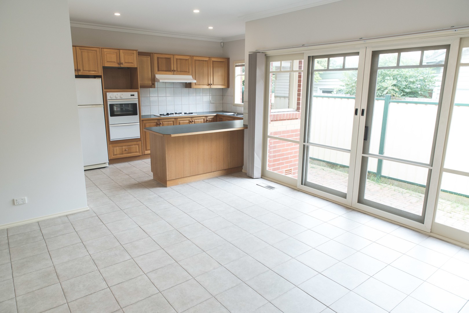 1/1 Irymple Avenue, Kew East, VIC 3102 - Thumbnail 2 - 20/08/2021