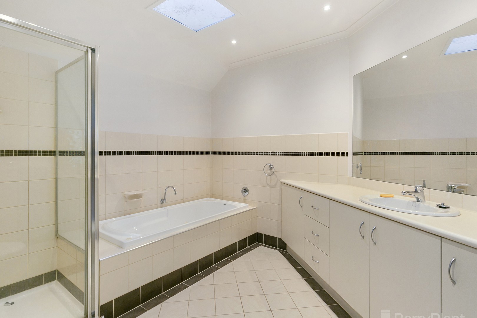 1/68 Exeter Road, Croydon North, VIC 3136 - Thumbnail 1 - 23/08/2021