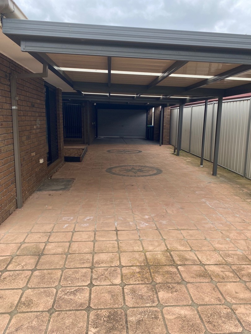 61 Silvereye  Crescent, Werribee, VIC 3030 - Thumbnail 2 - 24/08/2021